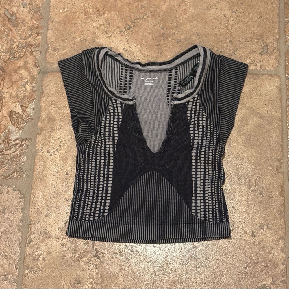 OUT FROM UNDER Black & Gray Knit Stretchy Crop Top Size XS/S